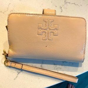 Tory Burch wallet 6”.5 L X 4” Patent Pink